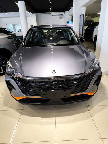 Se vende carro con menos de 3 meses de antigüedad 