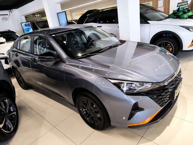 Se vende carro con menos de 3 meses de antigüedad 