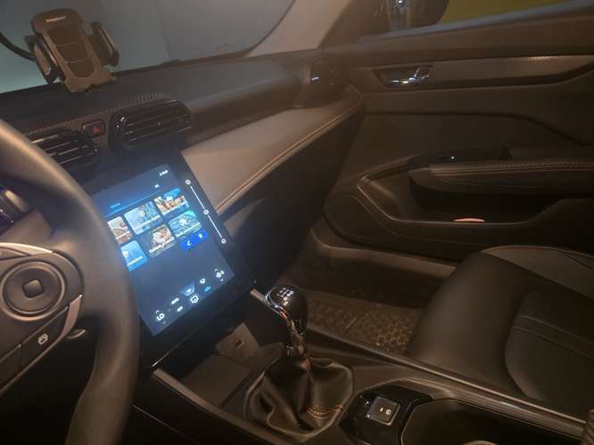 Se vende carro con menos de 3 meses de antigüedad 