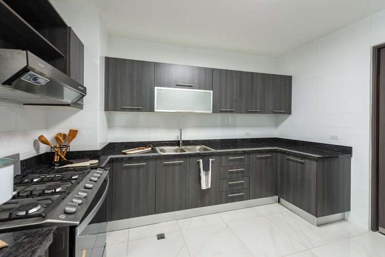 Apartamento en Edison Park I 142m² con doble parking en zona premium - Imagen 5