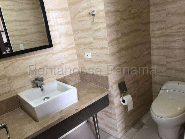 Alquiler de Apartamento en Obarrio 27LBR2878