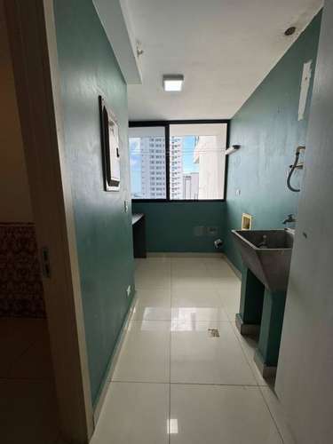 Apartamento en Bella Vista I con amplio balcón y vista a la ciudad - Imagen 14