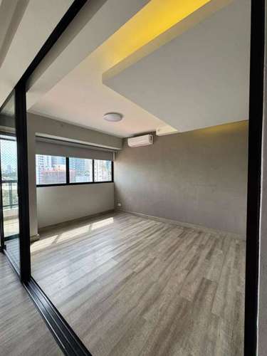 Apartamento en Bella Vista I con amplio balcón y vista a la ciudad - Imagen 9