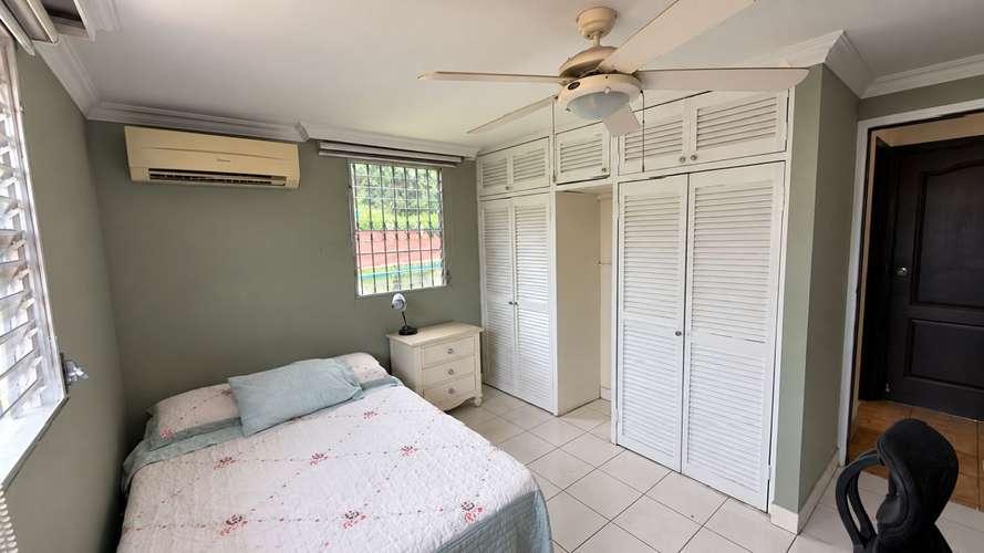 Casa en Las Cumbres | 4 recámaras, terraza-bar y jardín - Imagen 13