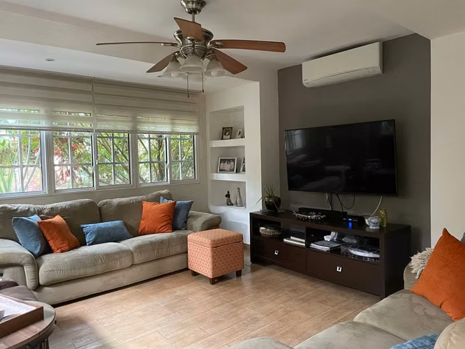 Casa de 2 niveles en venta en Las Cumbres, Panamá - Imagen 3
