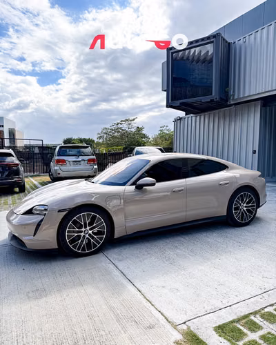 Porsche Taycan 2021 