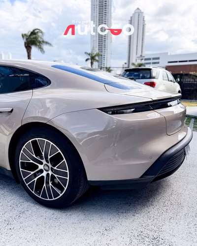 Porsche Taycan 2021 