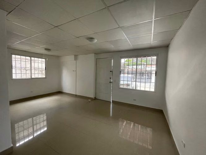 Apartamento Planta baja pasos de Universidades UIP-LATINA-ISAE - Imagen 7