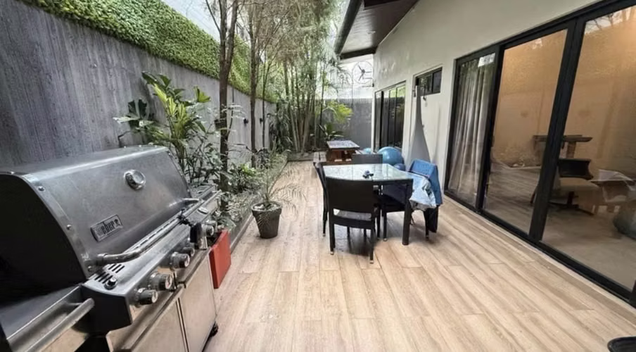  Oasis privado en Coco del Mar – Casa remodelada y amoblada en venta - Imagen 5