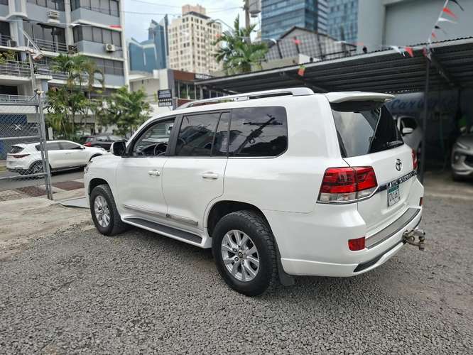 TOYOTA LANDCRUISER 2019 - Imagen 6