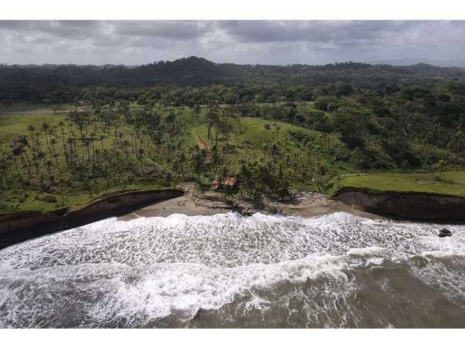 VENTA TERRENO DE 1100 HECTARIAS COSTA ABAJO DE COLÓN - PANAMÁ