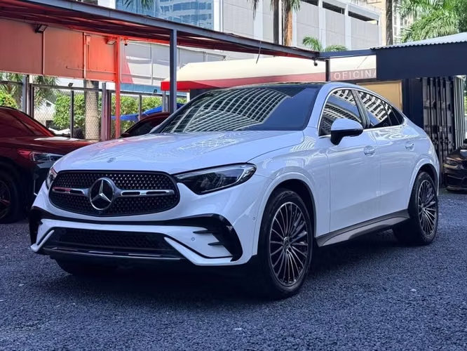 MERCEDES BENZ GLC 200 4MATIC COUPE AMG