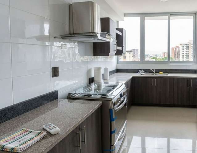 Apartamento en El Cangrejo I con amplios espacio y balcón - Imagen 6