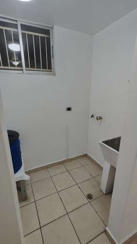 PH ALTOS DE LA COLINA, 3R, 2B, ELEVADOR, SE ALQUILA VACIO, CERCA A LA 12 DE OCTUBRE! - Imagen 6