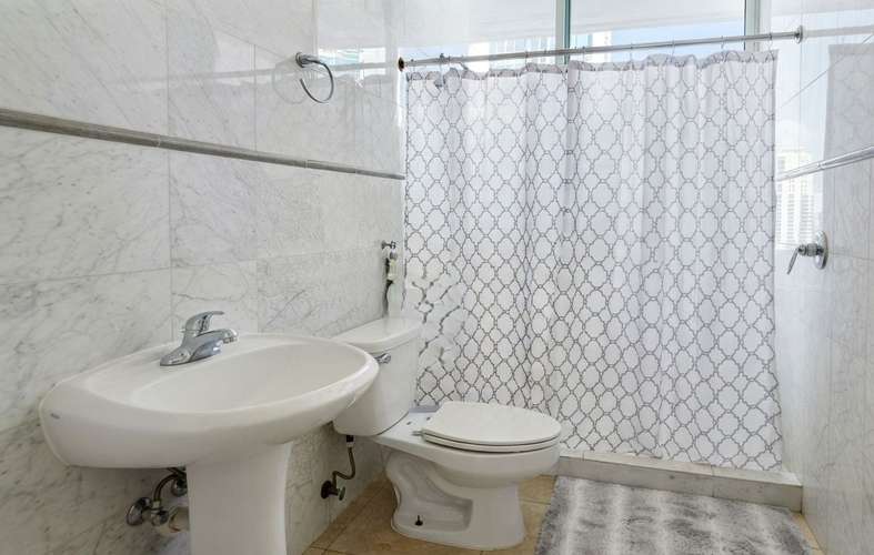 Apartamento en Bella Vista cerca de Avenida Balboa I con excelente distribucion y deposito - Imagen 12