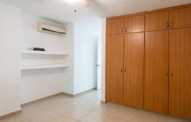 Apartamento en Bella Vista cerca de Avenida Balboa I con excelente distribucion y deposito - Imagen 11