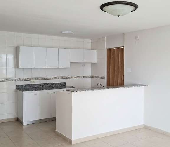 ! BETANIA I CON BALCON I 76 M² I CERCA DE TODO  - Imagen 2