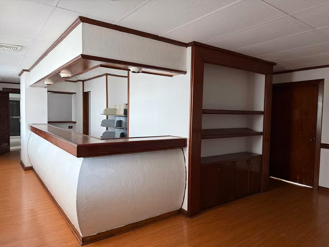 Local Versátil de 125m2 - Ideal para Clínica u Oficinas Administrativas