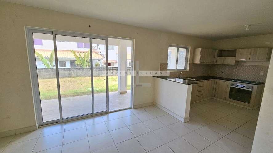 Venta de Casa con Patio en Versalles Oeste. La Chorrera. Se reciben ofertas - Imagen 2