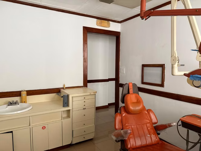 Local Comercial de 125m² en Excelente Ubicación - Ideal para Clínica u Oficinas