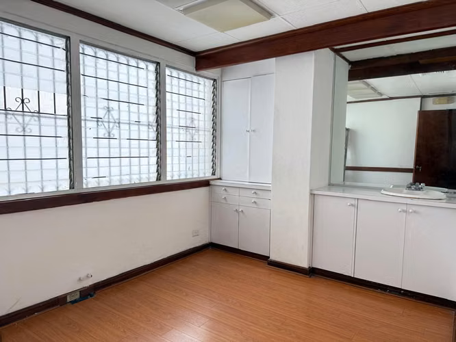 Local Comercial de 125m² en Excelente Ubicación - Ideal para Clínica u Oficinas
