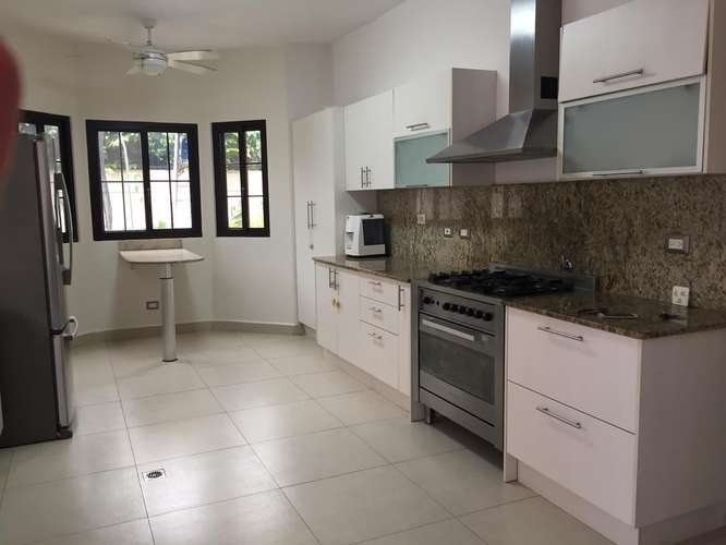 Elegante Residencia Familiar en Doral, Costa Sur - Imagen 7