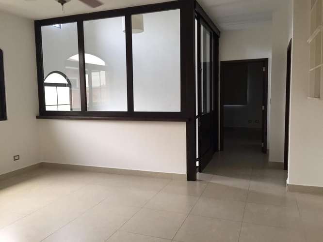 Elegante Residencia Familiar en Doral, Costa Sur - Imagen 4
