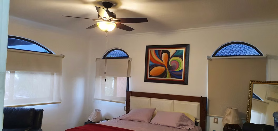 Excelente Residencia Esquina  - Imagen 9