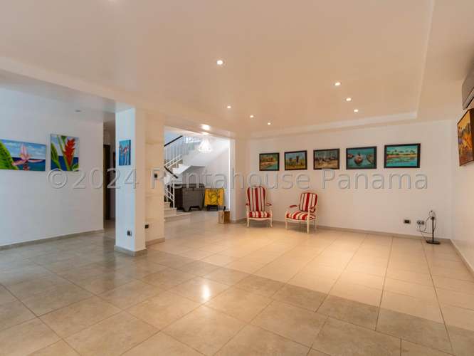Venta de casa en Ancon AK - Imagen 2