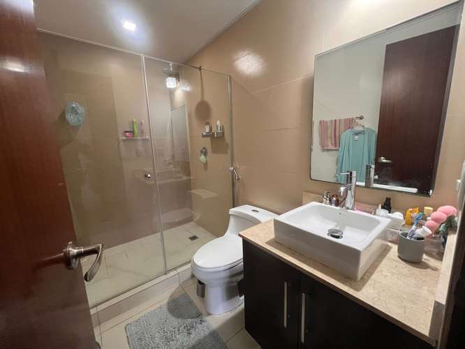 Residencia amoblada con vistas al jardín en River Valley - Imagen 15