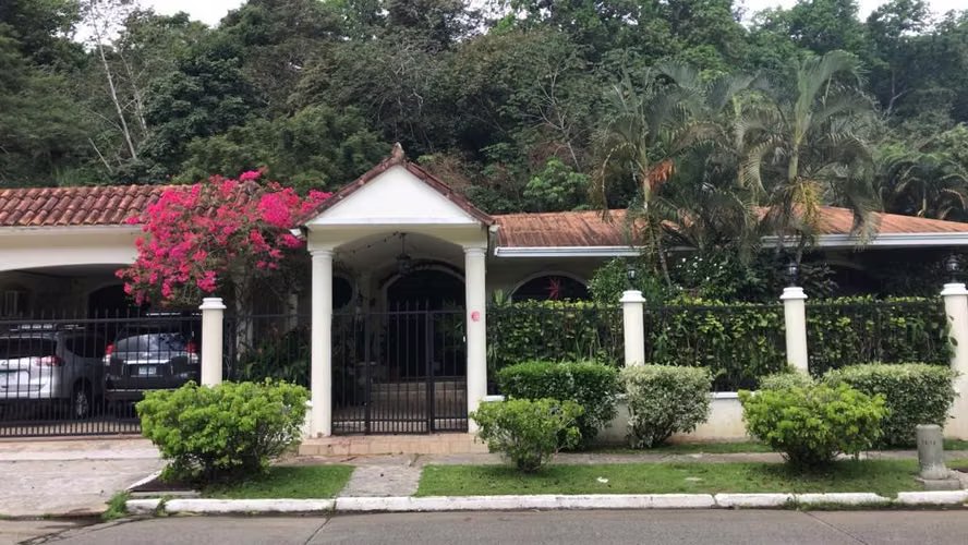 Casa Amoblada y Renovada en Alquiler en Albrook