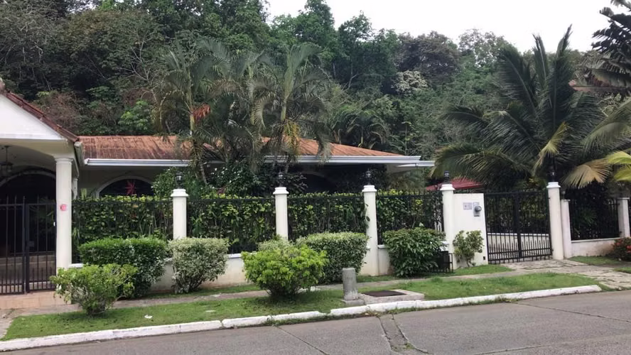 Casa Amoblada y Renovada en Alquiler en Albrook - Imagen 3