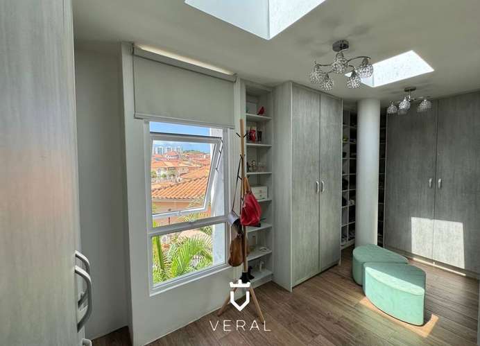 Venta de casa con piscina y jardín paradisíaco en Fuente del Fresno, Altos de Panamá (MM)