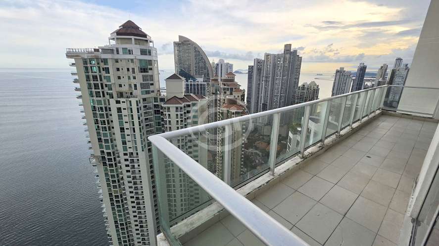 Venta Apartamento PH Dupont Vista al Mar Remate Bancario 1,948 $/m2