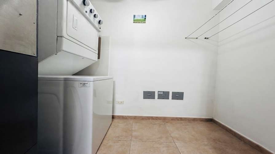 . AVENIDA BALBOA I AMOBLADO I 1 RECAMARA I 95.5M ² I BALCÓN + VISTA AL MAR  - Imagen 12