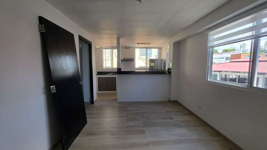 Alquiler de Apartamento Via España Carrasquilla - Imagen 2