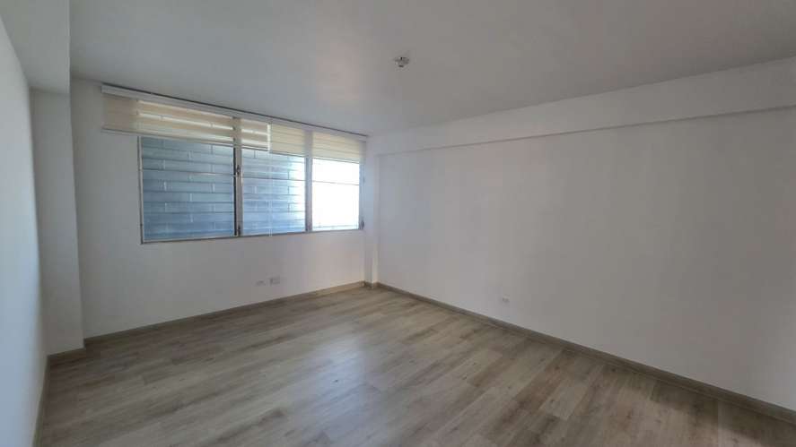 Alquiler de Apartamento Via España Carrasquilla - Imagen 6