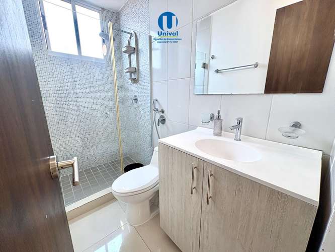 Apartamento Amoblado en Alquiler en Pueblo Nuevo - PH Torres de Montserrat - Imagen 8