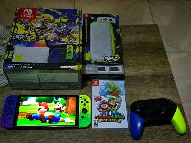 (NEGOCIABLE) NINTENDO SWITCH OLED EDICIÓN SPLATOON 3 BUNDLE