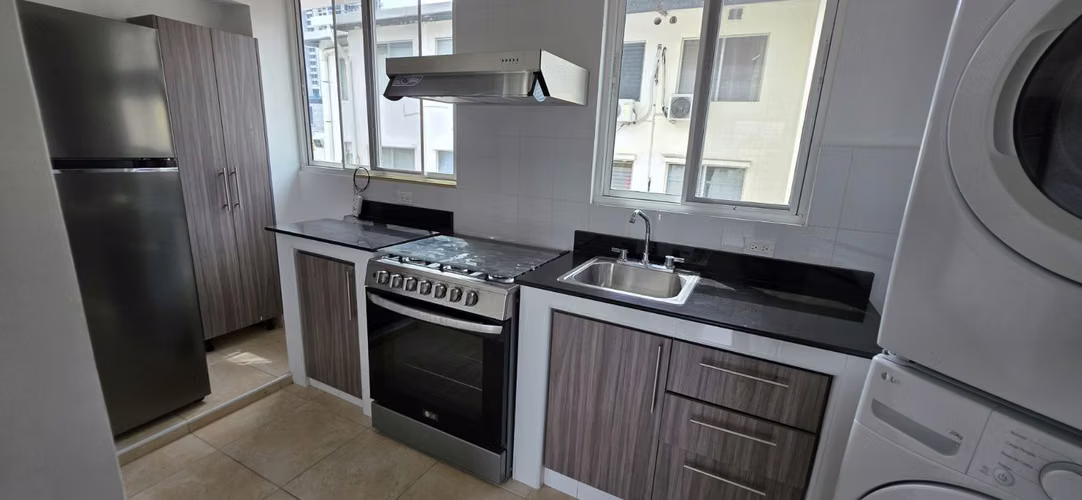 Alquiler de Apartamento Via España Carrasquilla - Imagen 3