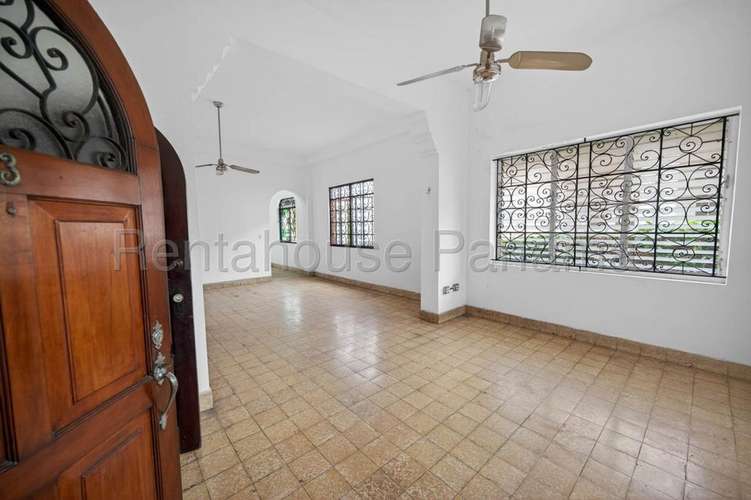 Local Comercial En Alquiler En Bella Vista YM - Imagen 5