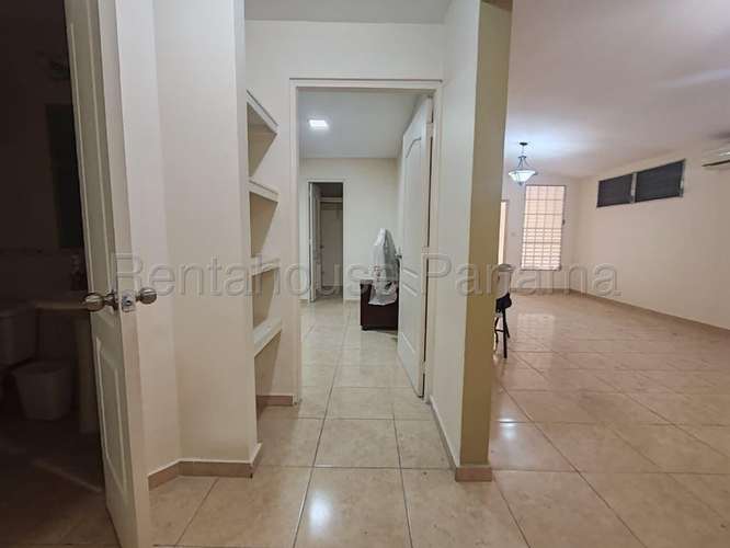 Casa En Venta En Brisas Del Golf YM