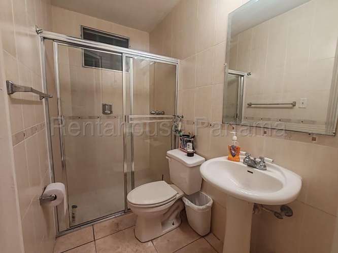 Casa En Venta En Brisas Del Golf YM