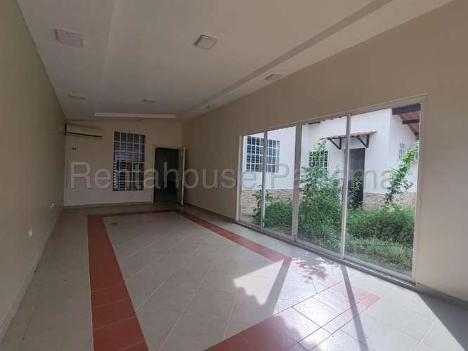 Casa En Venta En Brisas Del Golf YM
