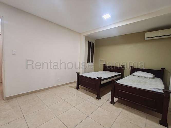 Casa En Venta En Brisas Del Golf YM