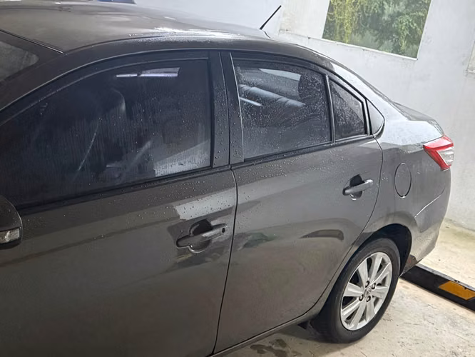 Toyota Yaris 2016 sedán 65mil Km - Imagen 4