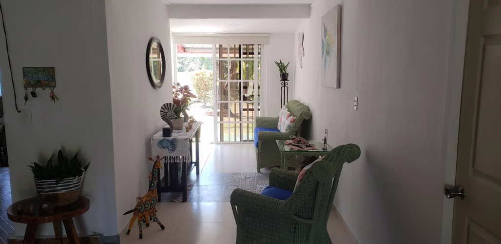 Casa de 2 dormitorios con piscina y amplio jardín en Chame, Panamá Oeste - Imagen 7