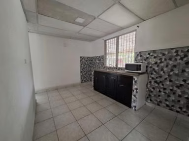 VENDO CASA UBICADA EN CALLE EL ALMENDRO, URBANIZACION LA ARBOLEDA DE CACERES  - Imagen 5