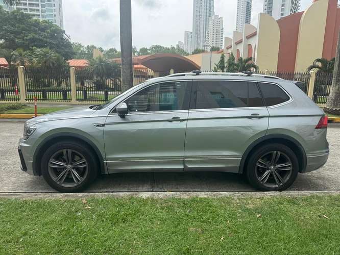 Volkswagen Tiguan modelo RLine 2020 con 46 mil km  - Imagen 2