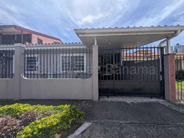 Venta de Casa Remodelada en Reparto Nuevo Panama 27LGG2876
